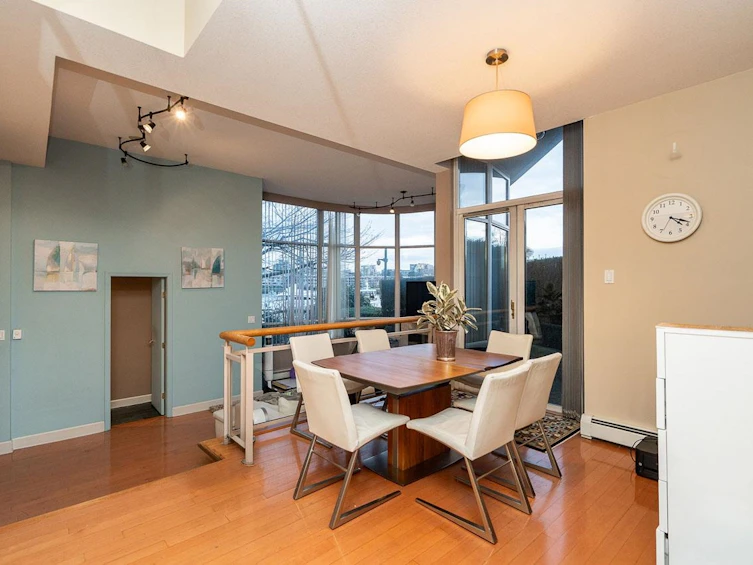 122-1228 Marinaside Crescent, Vancouver, BC, V6Z 2W4 - 2