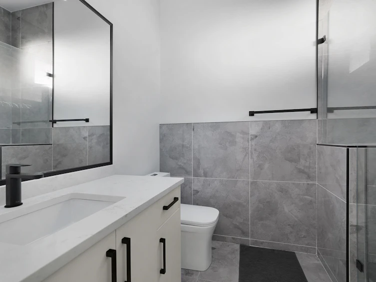 15037 87b Avenue, Surrey, BC, V3S 5G6 - 15
