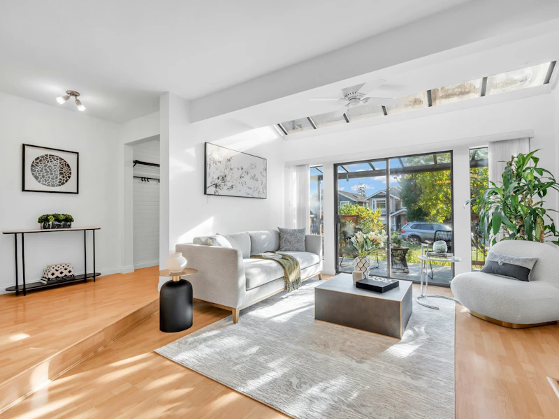 252 E 21st Street, North Vancouver BC V7L 3B6
