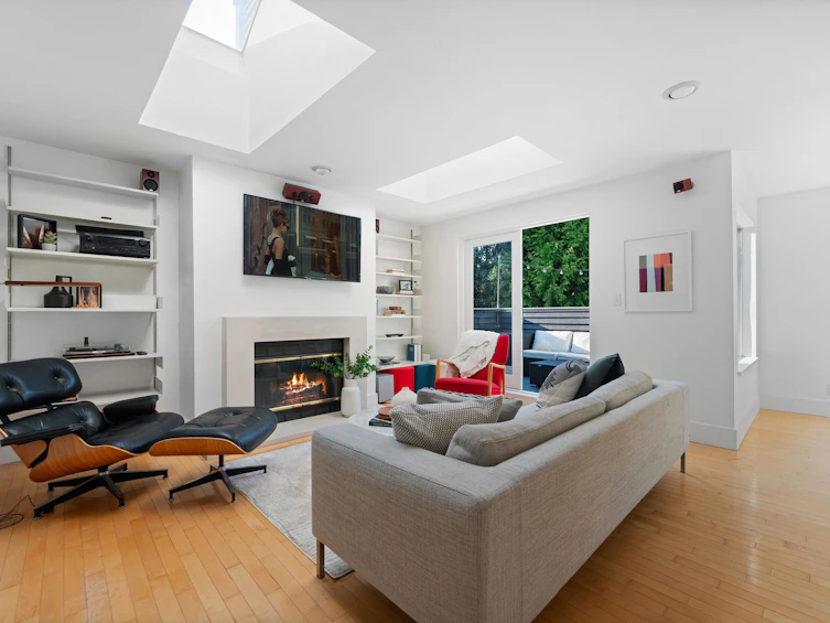 2343 W 7th Avenue, Vancouver, BC, V6K 1Y4 - 8