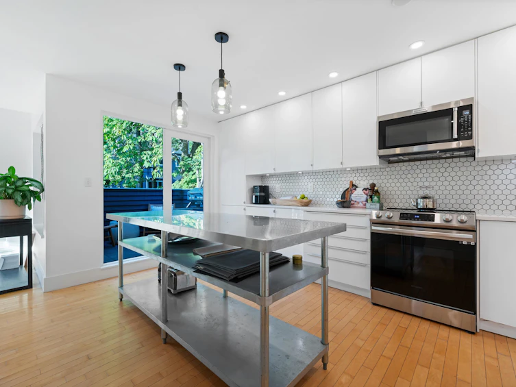 2343 W 7th Avenue, Vancouver, BC, V6K 1Y4 - 14