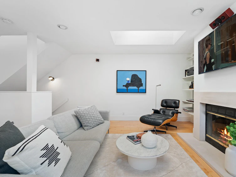 2343 W 7th Avenue, Vancouver, BC, V6K 1Y4 - 7