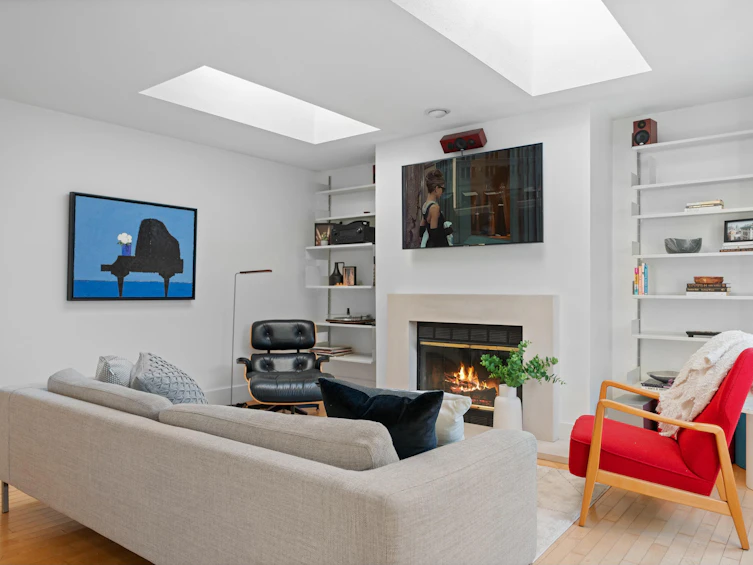 2343 W 7th Avenue, Vancouver, BC, V6K 1Y4 - 4