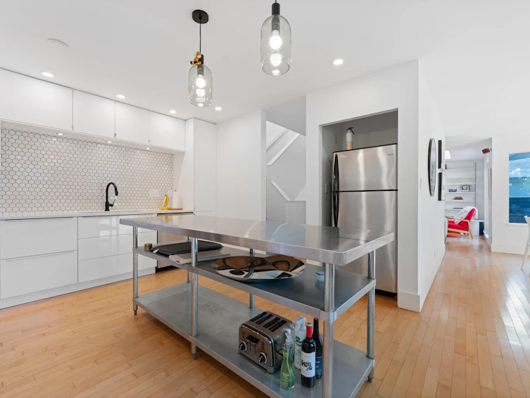 2343 W 7th Avenue, Vancouver, BC, V6K 1Y4 - 18