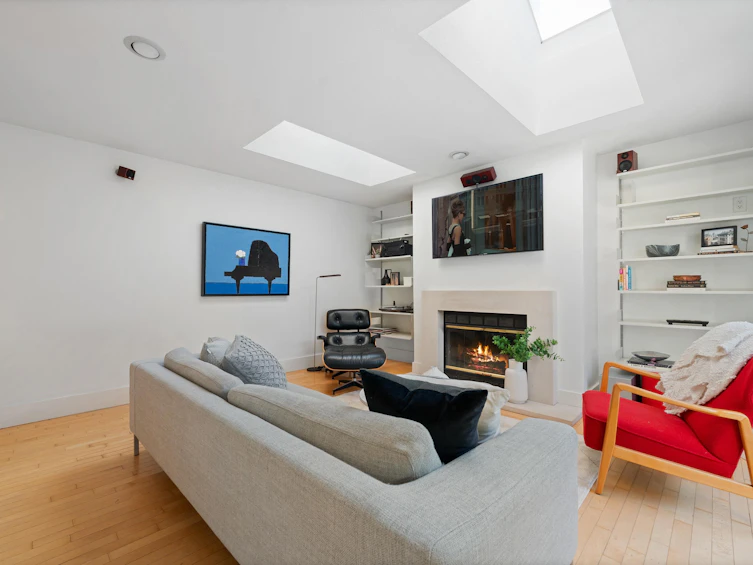 2343 W 7th Avenue, Vancouver, BC, V6K 1Y4 - 6