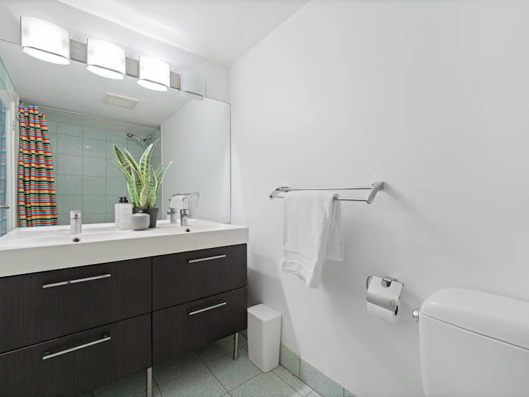 2343 W 7th Avenue, Vancouver, BC, V6K 1Y4 - 24