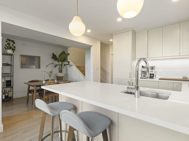 301-418 E Broadway, Vancouver, BC, V5T 1X2 - 10