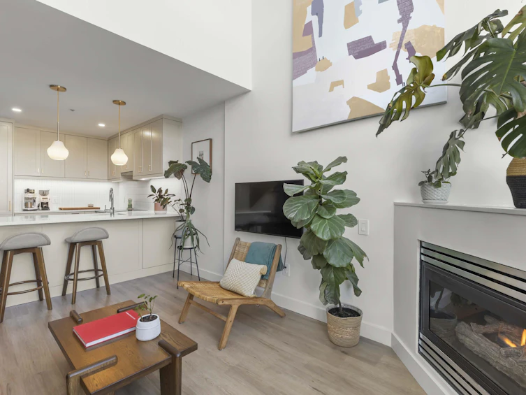 301-418 E Broadway, Vancouver, BC, V5T 1X2 - 3