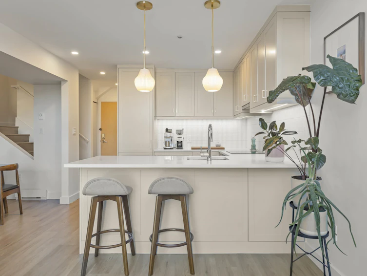 301-418 E Broadway, Vancouver, BC, V5T 1X2 - 5