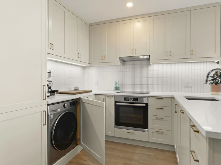 301-418 E Broadway, Vancouver, BC, V5T 1X2 - 9
