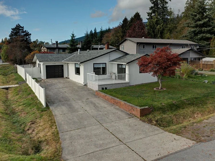 776 Seacot Way, Gibsons, BC, V0N 1V9