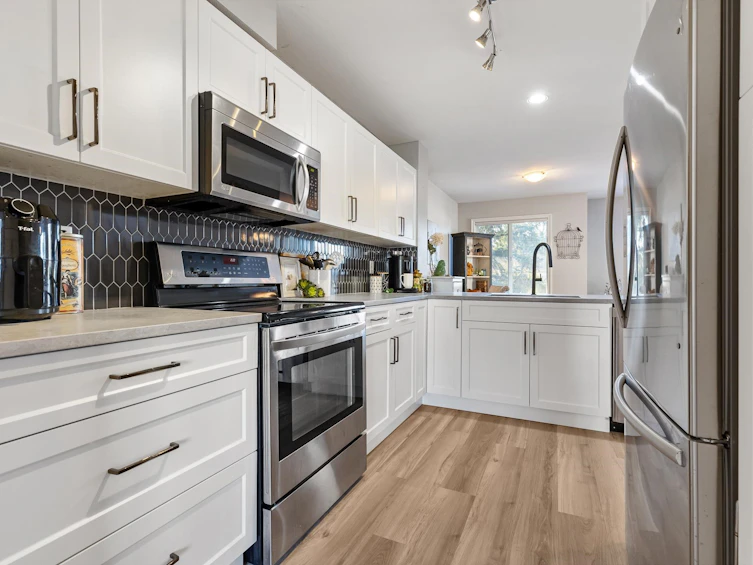 7-46321 Cessna Drive, Chilliwack, BC, V2P 1A7 - 2