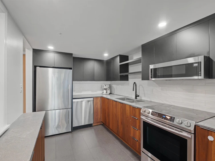 301-2201 Pine Street, Vancouver, BC, V6J 5E7 - 14
