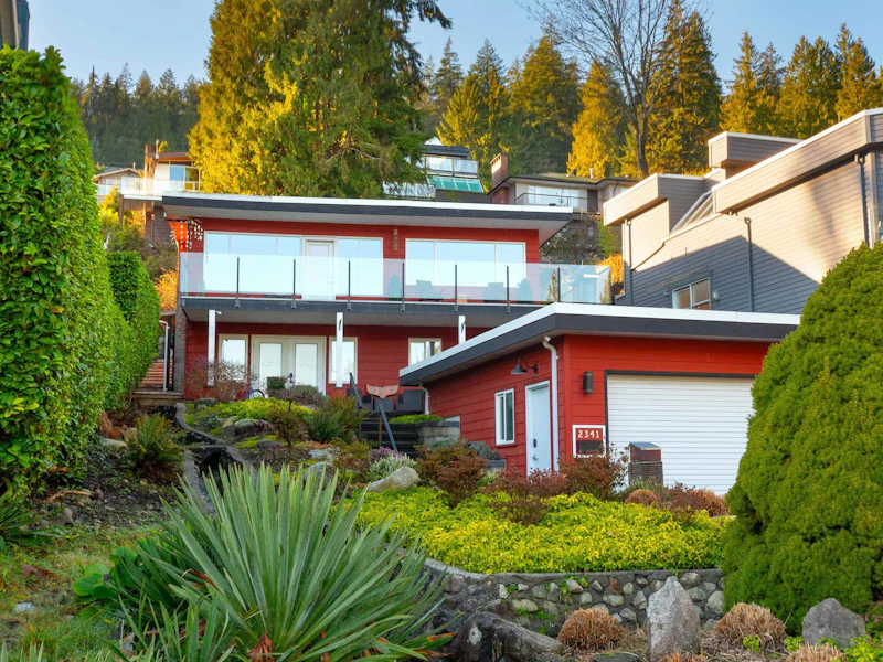 2341 Panorama Drive, North Vancouver BC V7G 1V4