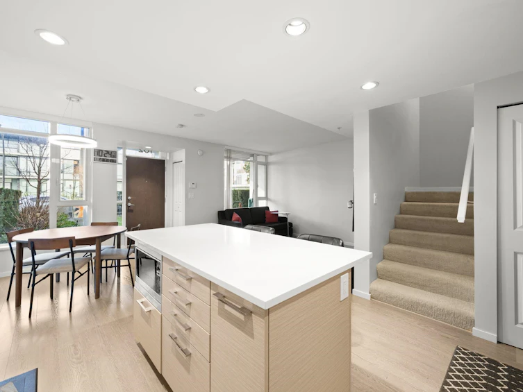 102-6700 Dunblane Avenue, Burnaby, BC, V5H 3K6 - 6