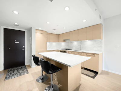 102-6700 Dunblane Avenue - 4