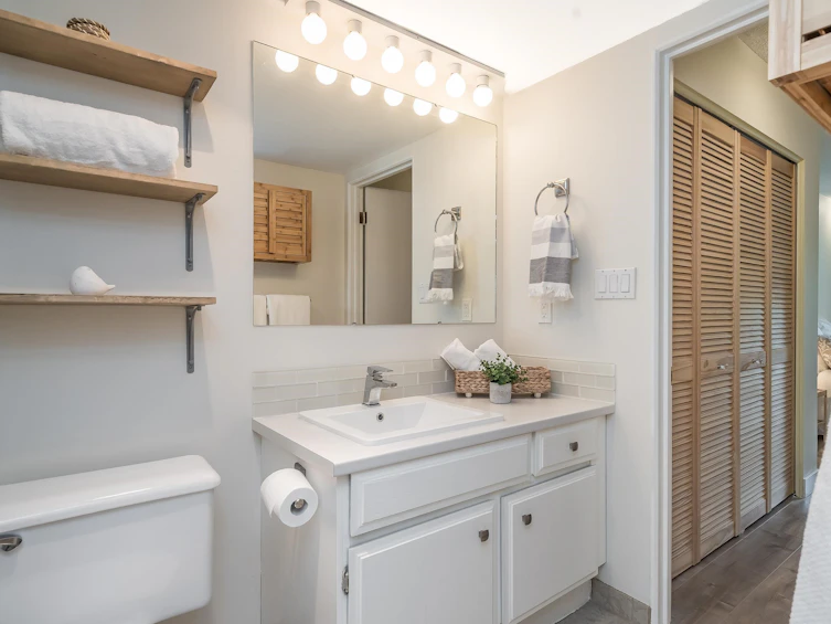 303-1360 Martin Street, Surrey, BC, V4B 3W5 - 4
