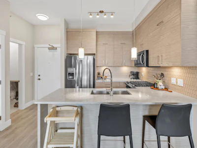 408-2120 Gladwin Road - 5