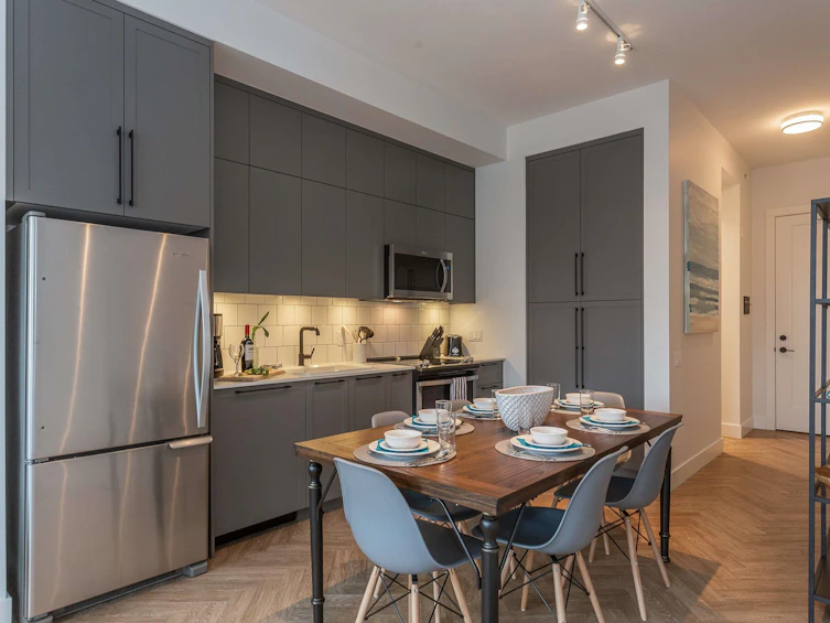 408-14968 101a Avenue, Surrey, BC, V3R 0E8 - 2