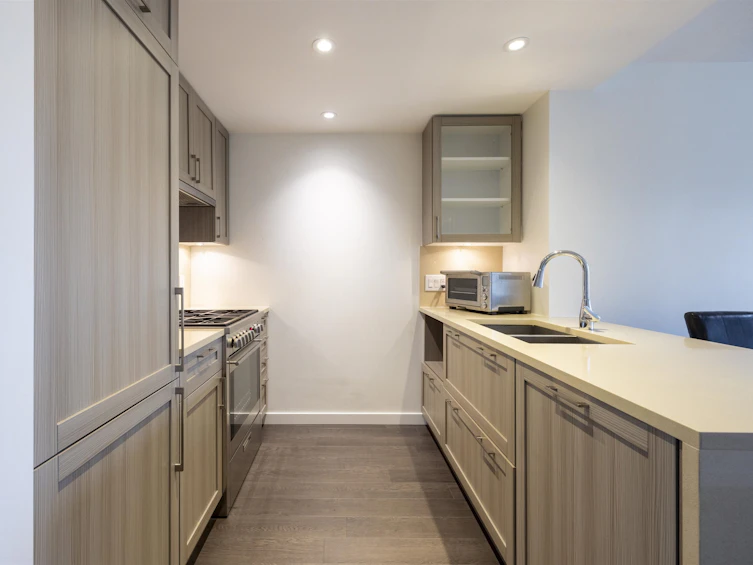 657-5515 Boundary Road, Vancouver, BC, V5R 0E3 - 2