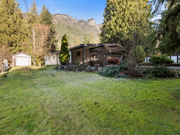 66665 Stephens Road, Hope, BC, V0X 1L1 - 2