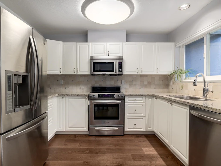 6-258 W 14th Street, North Vancouver, BC, V7M 1P3 - 10