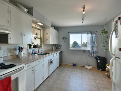 4726 Laurel Avenue - 3