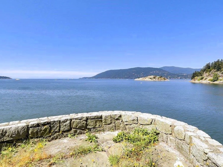 6648 Marine Drive, West Vancouver, BC, V7W 2S9 - 2