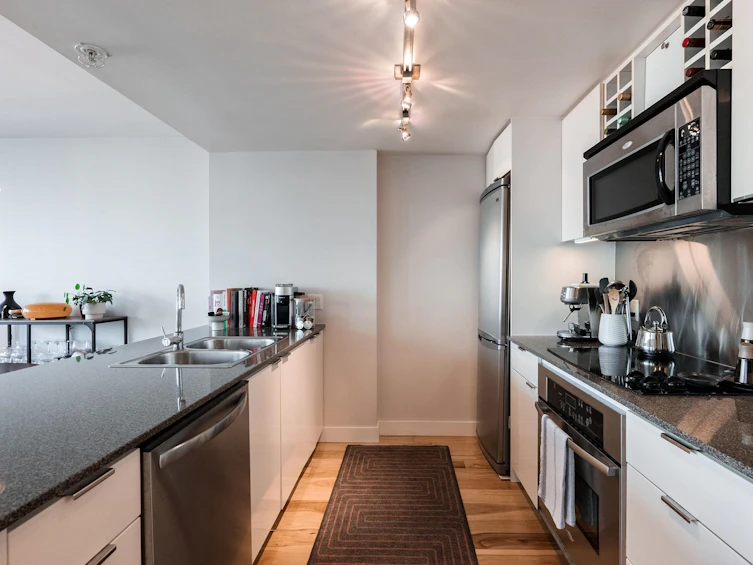 1705-788 Hamilton Street, Vancouver, BC, V6B 0E9 - 11