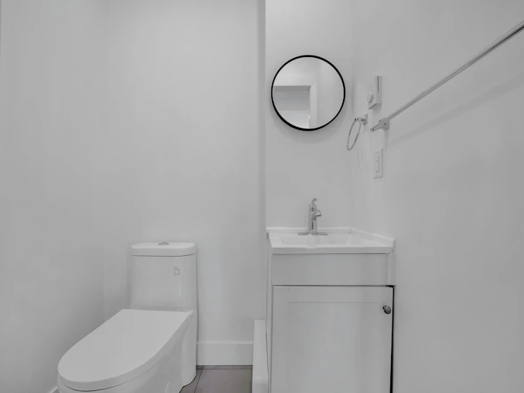 5140 Slocan Street, Vancouver, BC, V5R 2A5 - 9