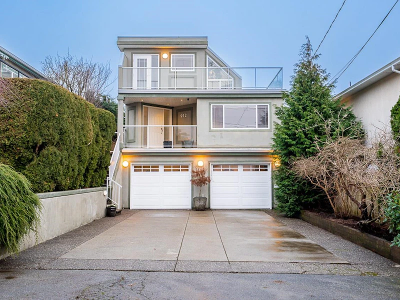 912 Habgood Street, Surrey BC V4B 4W6