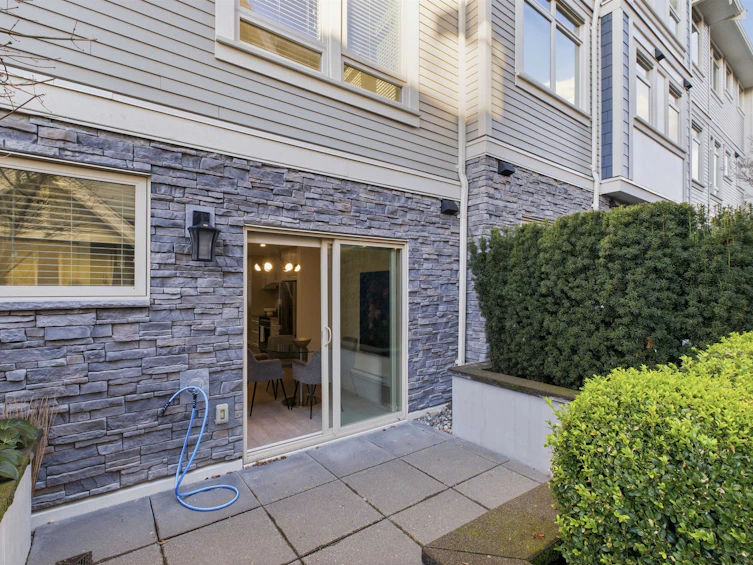 2-115 W Queens Road, North Vancouver, BC, V7N 2K4 - 8