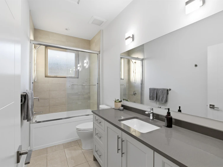 2-115 W Queens Road, North Vancouver, BC, V7N 2K4 - 19