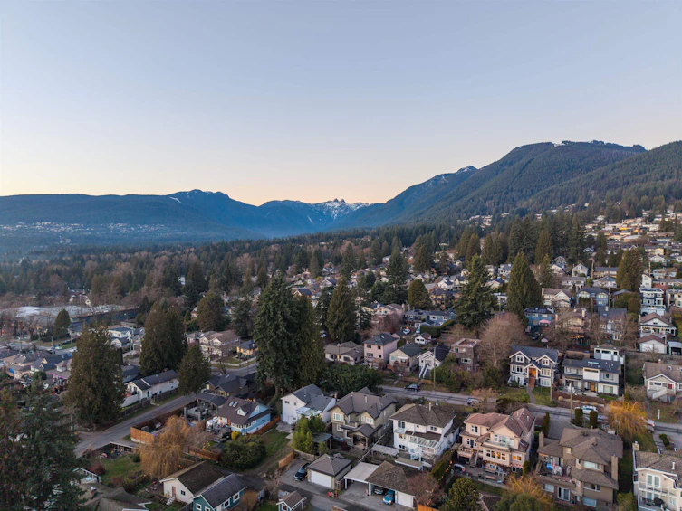 2-115 W Queens Road, North Vancouver, BC, V7N 2K4 - 24