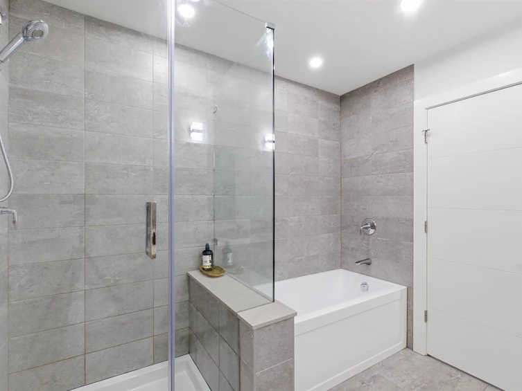 2-115 W Queens Road, North Vancouver, BC, V7N 2K4 - 16