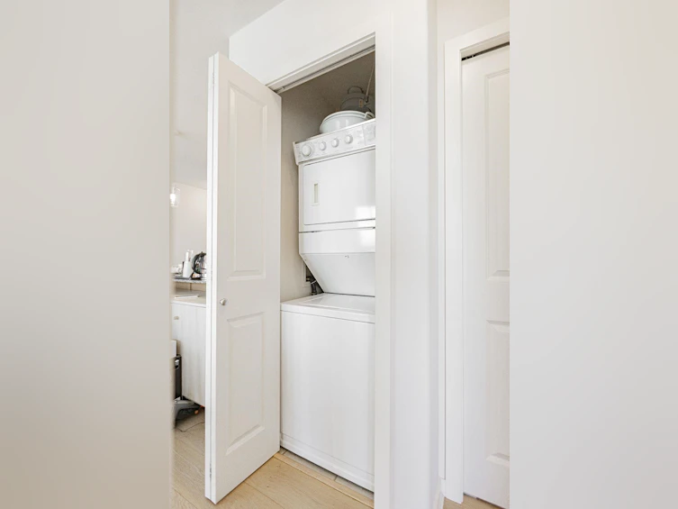 1607-8460 Granville Avenue, Richmond, BC, V6Y 4E7 - 7