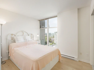 1607-8460 Granville Avenue - 4