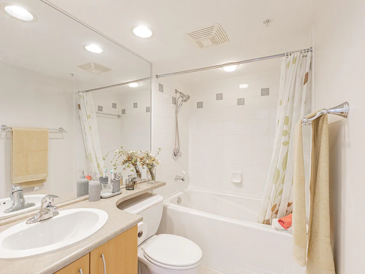 1607-8460 Granville Avenue, Richmond, BC, V6Y 4E7 - 6