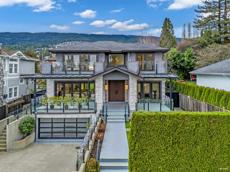 2227 Haywood Avenue, West Vancouver BC V7V 1X6