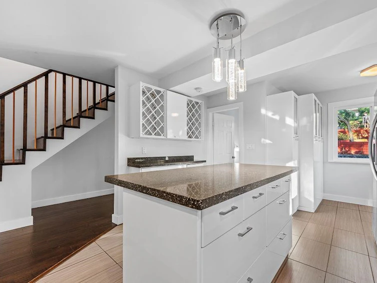 271 Montroyal Boulevard, North Vancouver, BC, V7N 4E4 - 14