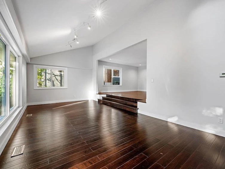 271 Montroyal Boulevard, North Vancouver, BC, V7N 4E4 - 9