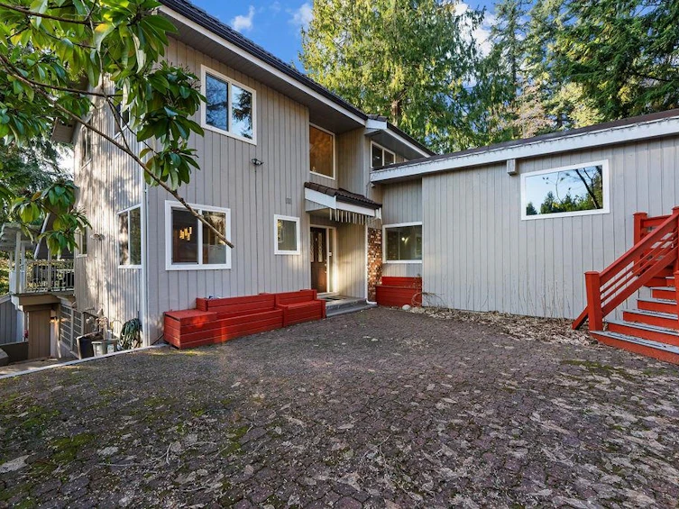 271 Montroyal Boulevard, North Vancouver, BC, V7N 4E4 - 3