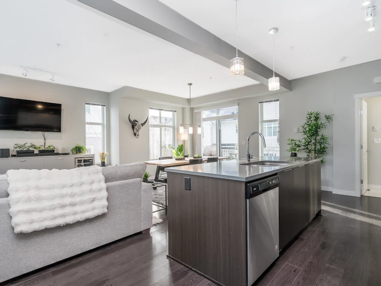 1001-11295 Pazarena Place, Maple Ridge, BC, V2X 4K9 - 3