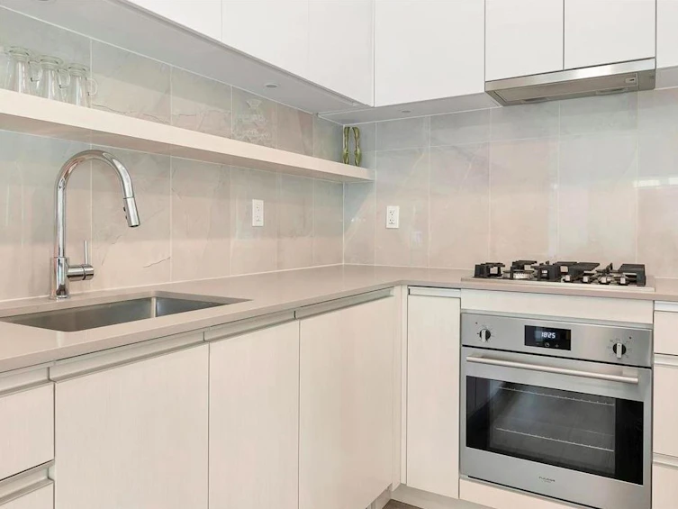 202-14225 103a Avenue, Surrey, BC, V3T 0T4 - 2