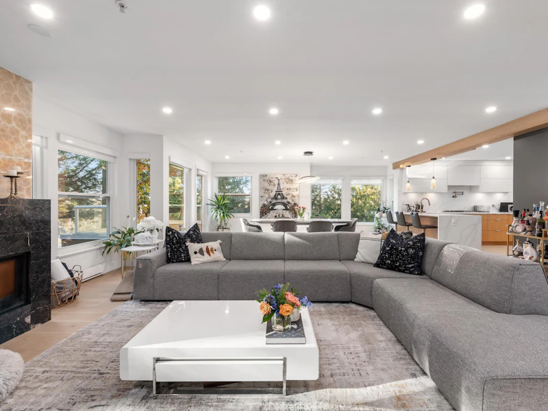 11 - 2425 Edgemont Boulevard, North Vancouver BC V7P 2L2