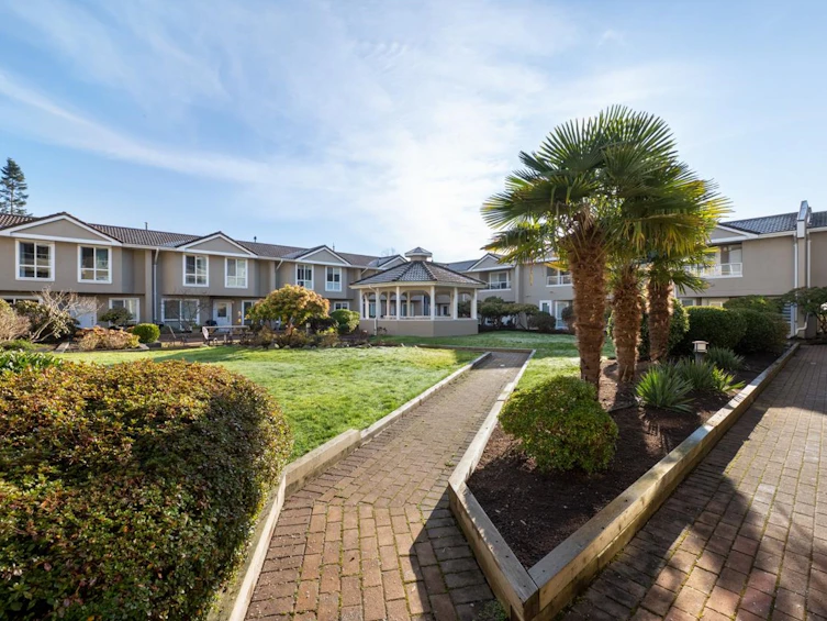 312-15875 Marine Drive, Surrey, BC, V4B 5J2 - 11