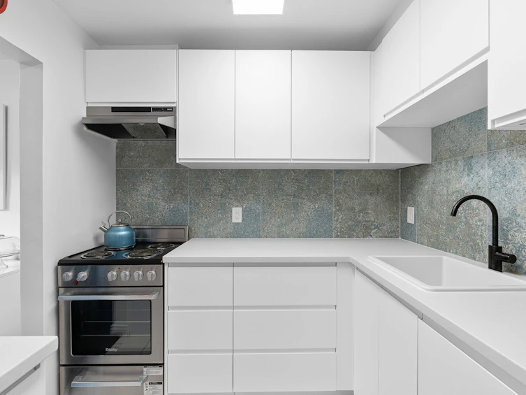 105-1875 W 8th Avenue, Vancouver, BC, V6J 1V9 - 9