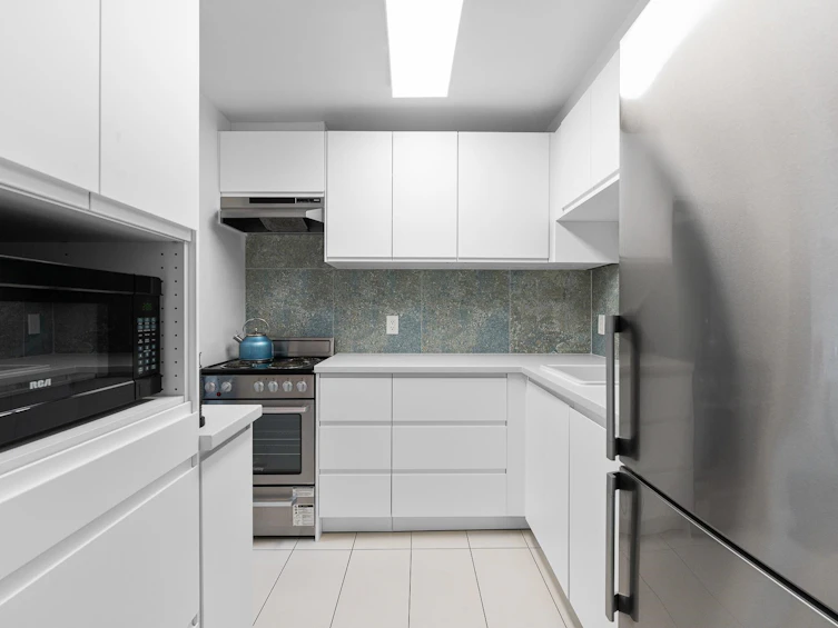 105-1875 W 8th Avenue, Vancouver, BC, V6J 1V9 - 8
