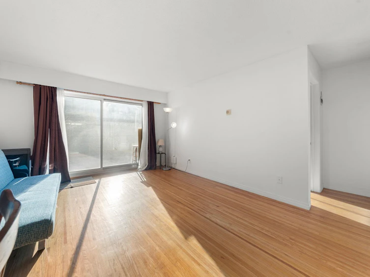 3-135 W 21st Street, North Vancouver, BC, V7M 1Z2 - 3