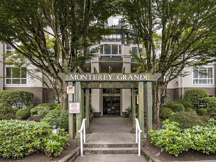 403-20200 54a Avenue, Langley, BC, V3A 3W7 - 3